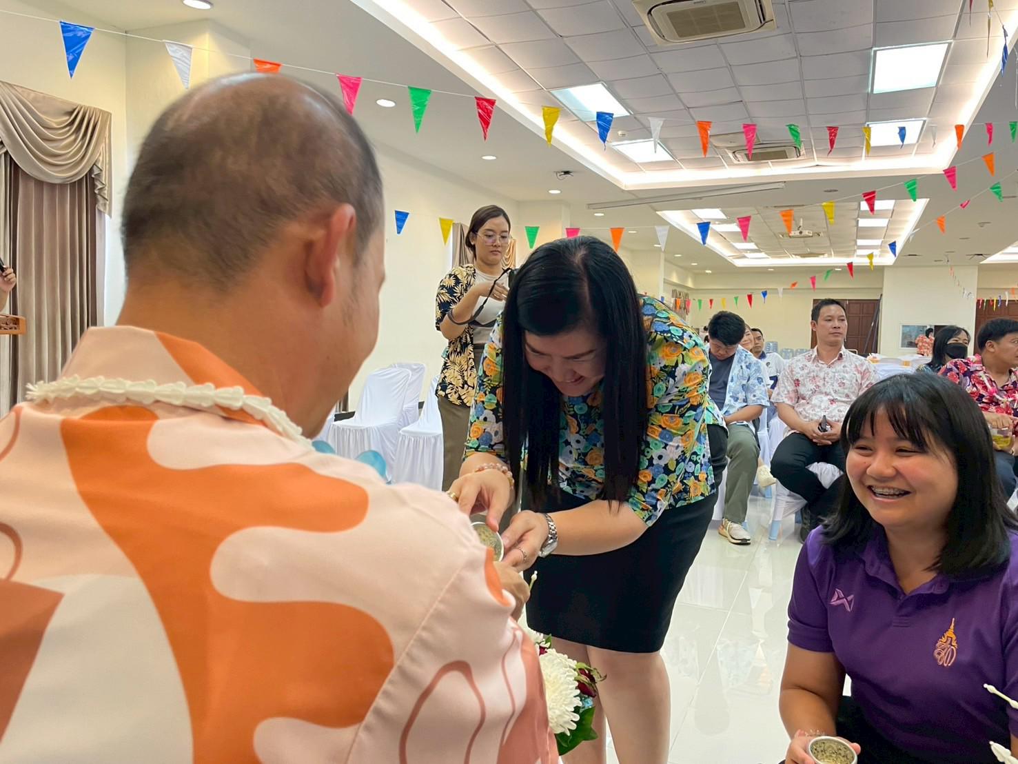 45. วันที่ 26 เมษายน 2568 สาขาการบริหารการศึกษา ได้จัดกิจกรรมรดน้ำดำหัวคณาจารย์ระดับบัณฑิตศึกษา ประจำสาขาการบริหารการศึกษา ณ ห้องประชุมครุร่มสัก 1 ชั้น 3 อาคารคณะครุศาสตร์